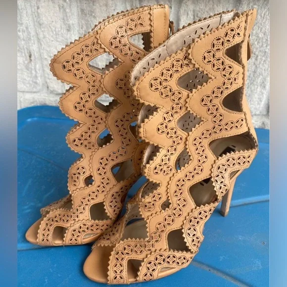 Zara Heels - Picture 1 of 3